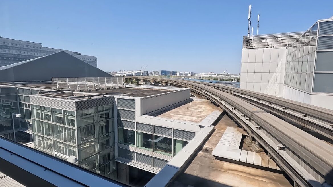 羽田国際空港から秋葉原までの行き方。モノレールからの眺めは最高でした。