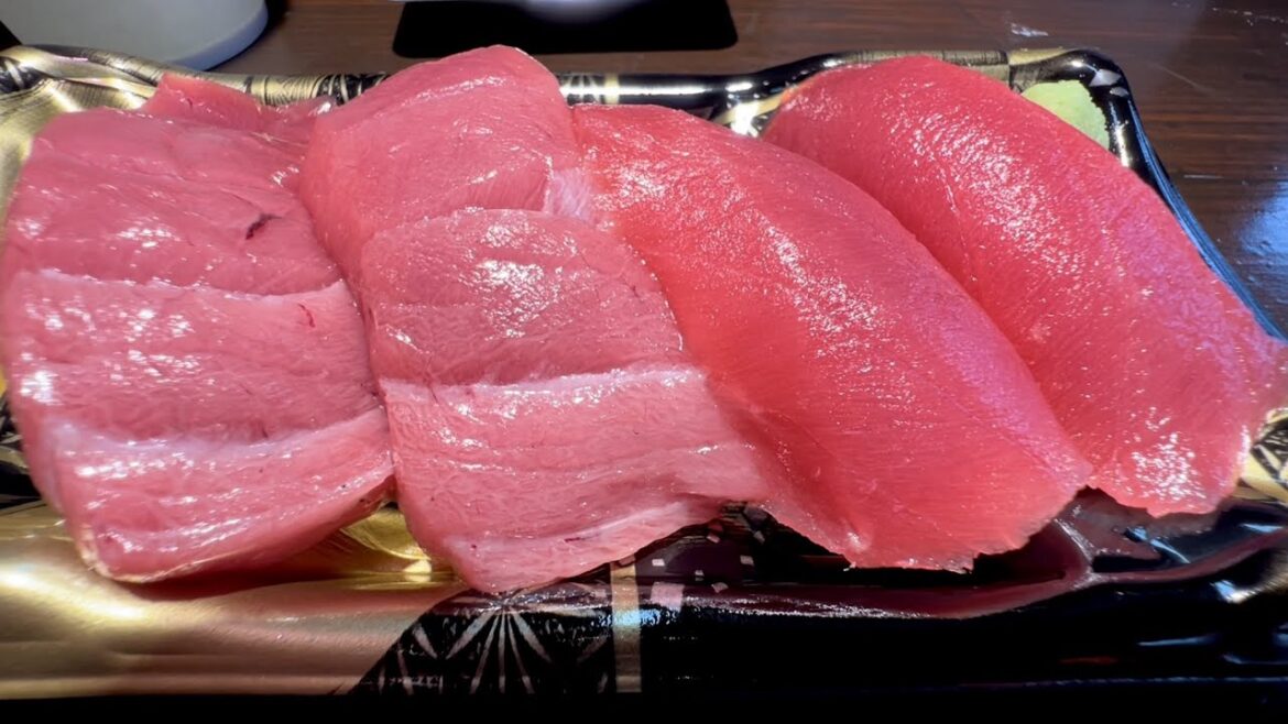 4 Quick Foods to Eat in Tsukiji, Tokyo (Part 1)