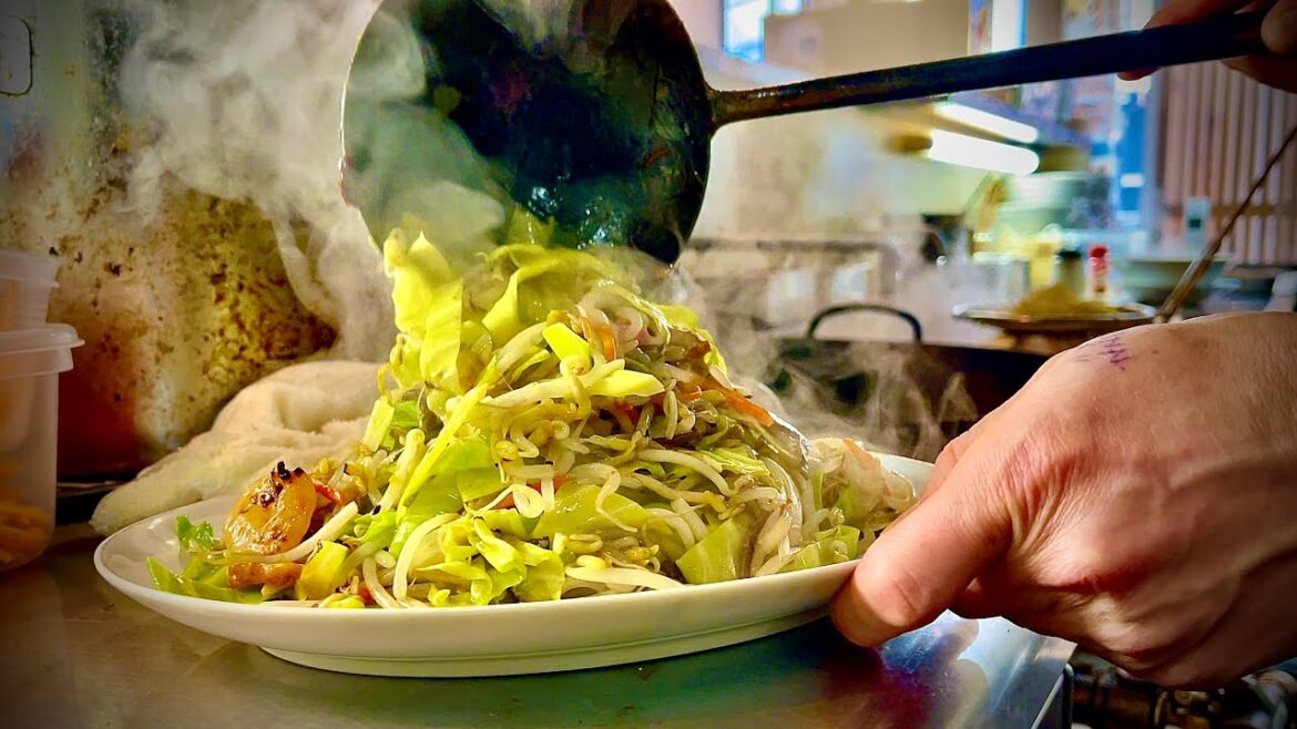 祖父から受け継ぐ本場長崎の「やわ麺皿うどん」と「大島ラーメン」がうまい人気店あづまや｜福岡 グルメ 皿うどん