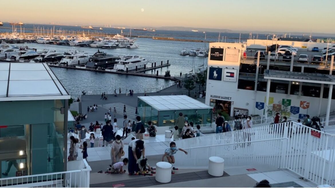 shopping street 2022 walking tour| the most beautiful shopping mall in japan shopping street 2022 walking tour| the most beautiful shopping mall in japan