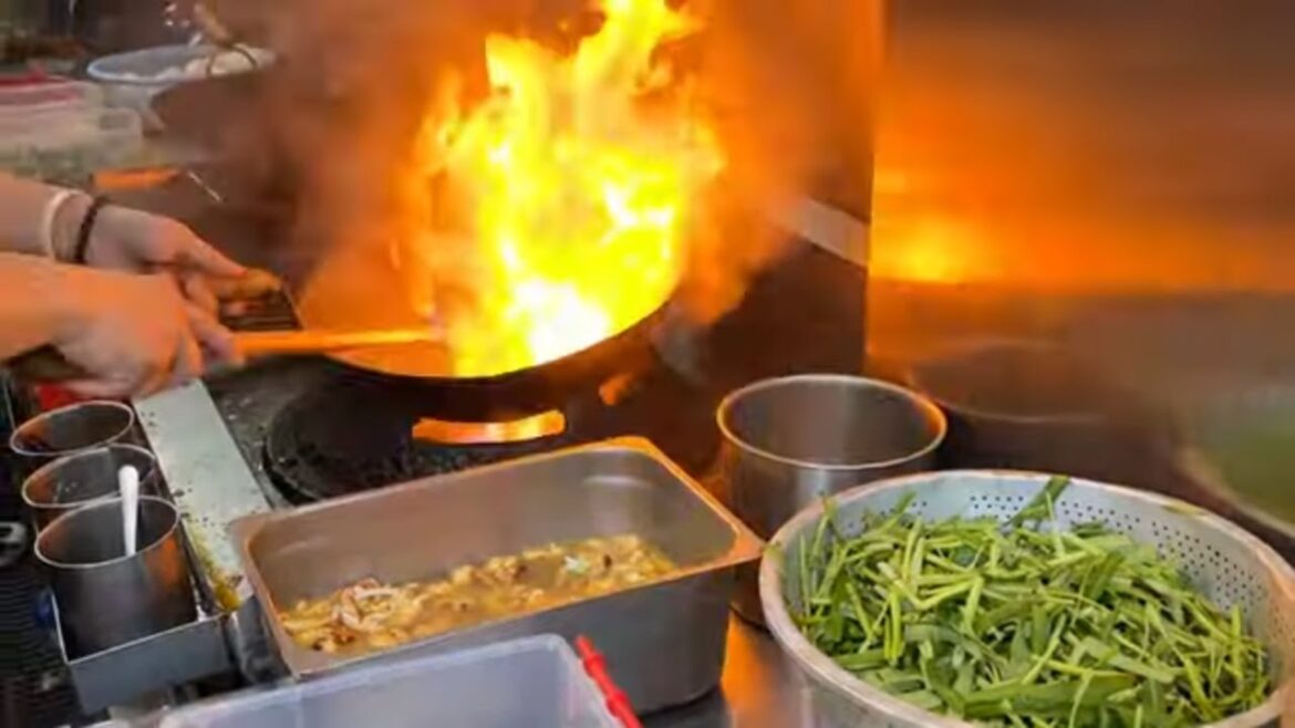 Amazing Egg Fried Rice, Noodles Cooking Skill - Taiwanese Street Food