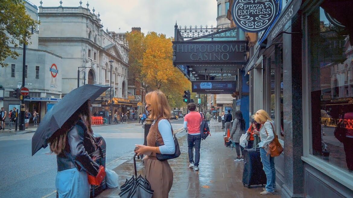 London Walk – Grey Drizzly West End Ambience incl. Chinatown & Covent Garden London Walk - Grey Drizzly West End Ambience incl. Chinatown & Covent Garden