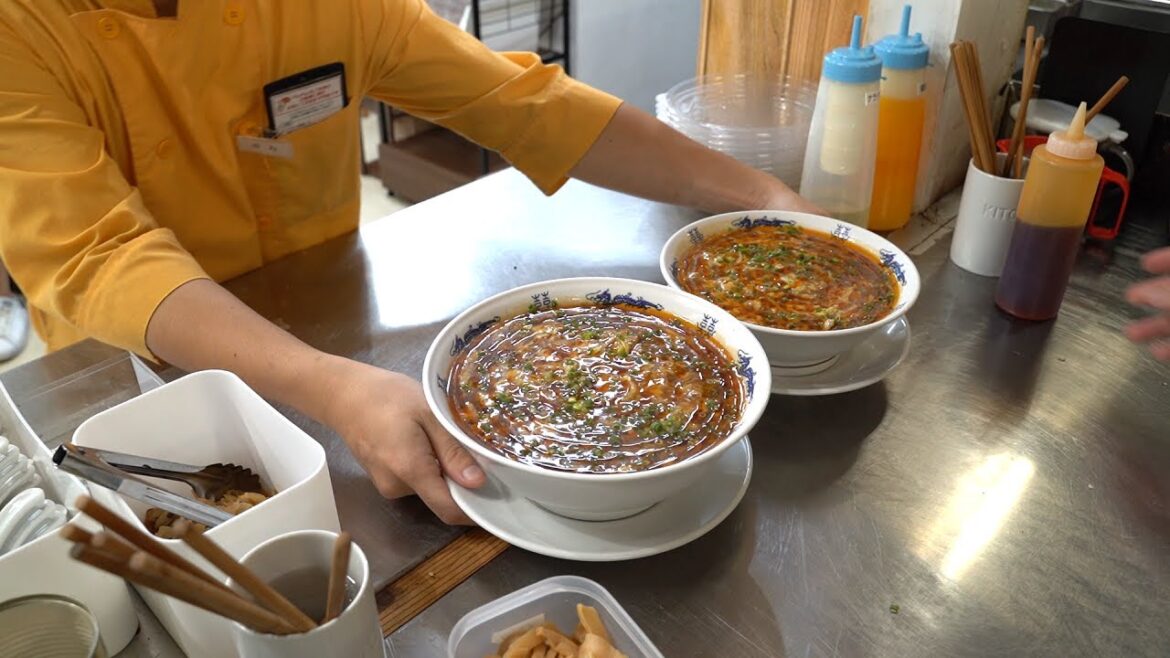 辛い？酸っぱい？いや旨い！スーラー麺！ラーメン業界のビリからスタートした人気店に潜入｜Japanese Spicy and sour noodles｜Street Food