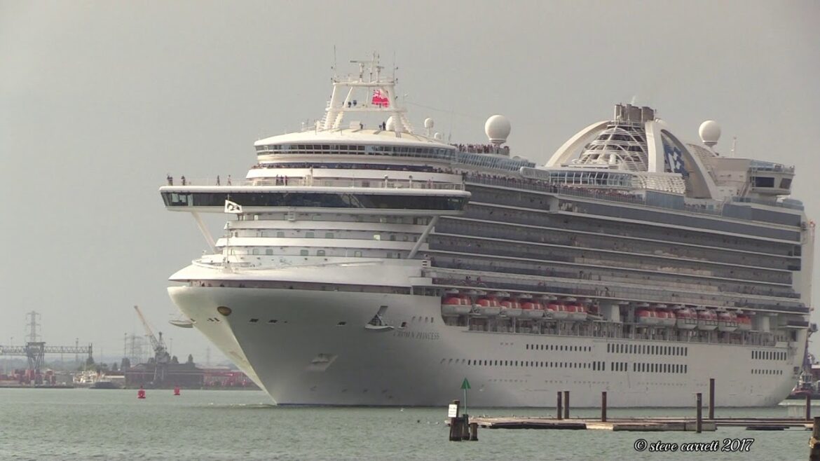 Another 3 Cruise Ship departure from Southampton Docks 26/8/17 Another 3 Cruise Ship departure from Southampton Docks 26/8/17