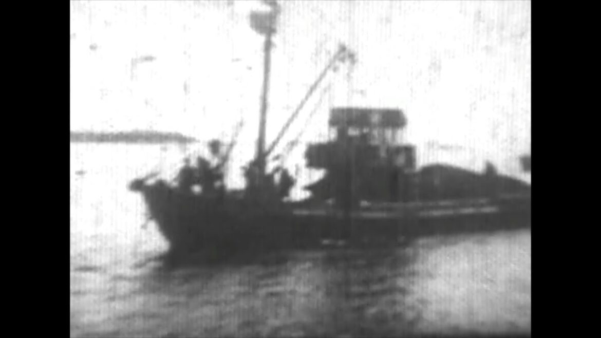1931.The scenery of the fishing industry that seems to be the Seto Inland Sea. 1931.The scenery of the fishing industry that seems to be the Seto Inland Sea.