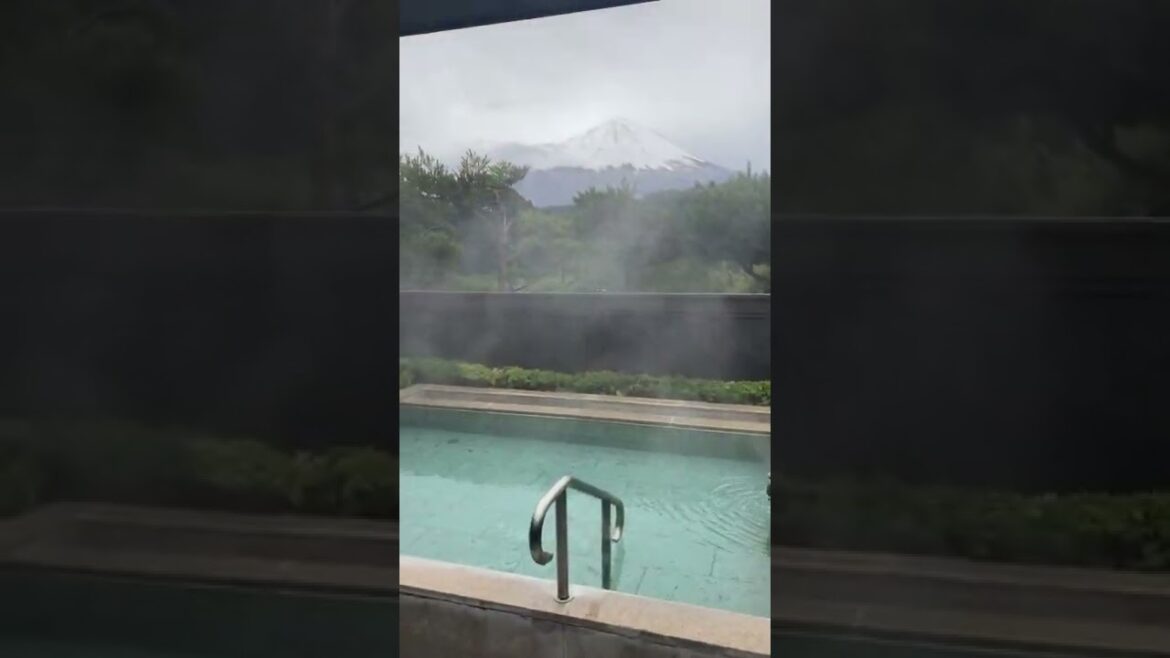 本日の富士山と温泉☆富士眺望の湯ゆらり☆10/25(火) #shorts 本日の富士山と温泉☆富士眺望の湯ゆらり☆10/25(火) #shorts