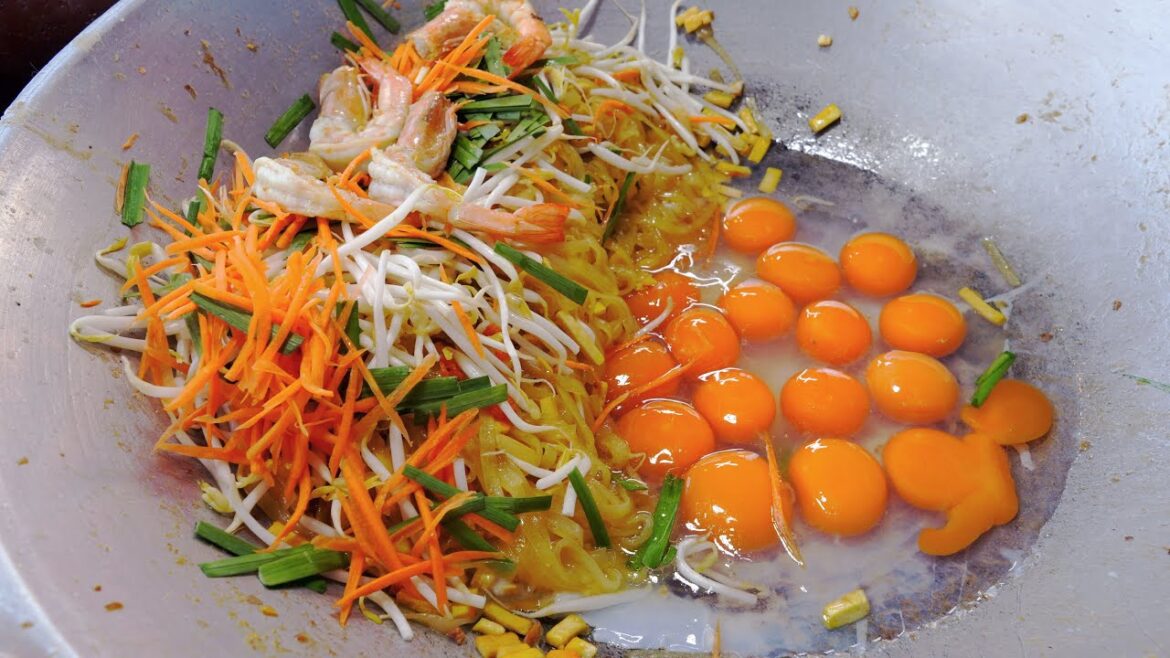 하루 2시간만 영업하는 완판 랏나, 아유타야 명물 로띠, 팟타이 | Amazing Thai Street Food, Roti, Pad Thai | Thai Street Food 하루 2시간만 영업하는 완판 랏나, 아유타야 명물 로띠, 팟타이 | Amazing Thai Street Food, Roti, Pad Thai | Thai Street Food