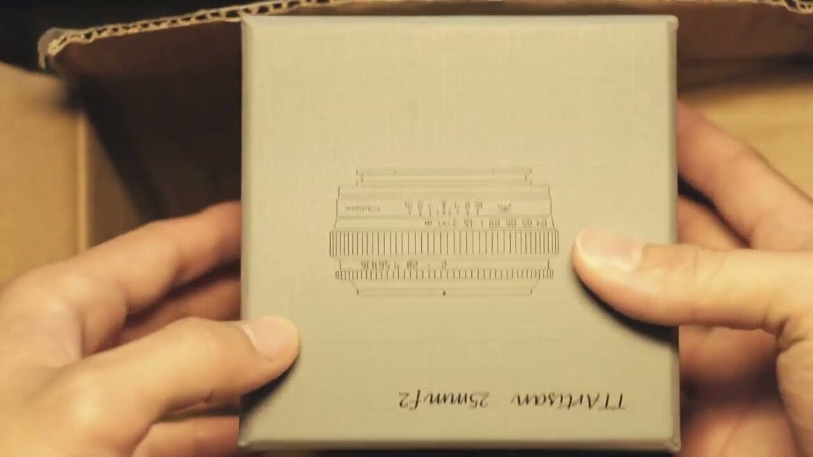 TTArtisan 25mm F2 Unboxing