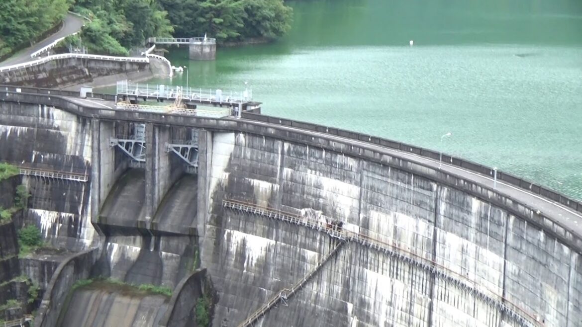Kami Shiiba Dam, Miyazaki: Japan’s First Major Arch Dam | nippon.com Kami Shiiba Dam, Miyazaki: Japan’s First Major Arch Dam | nippon.com