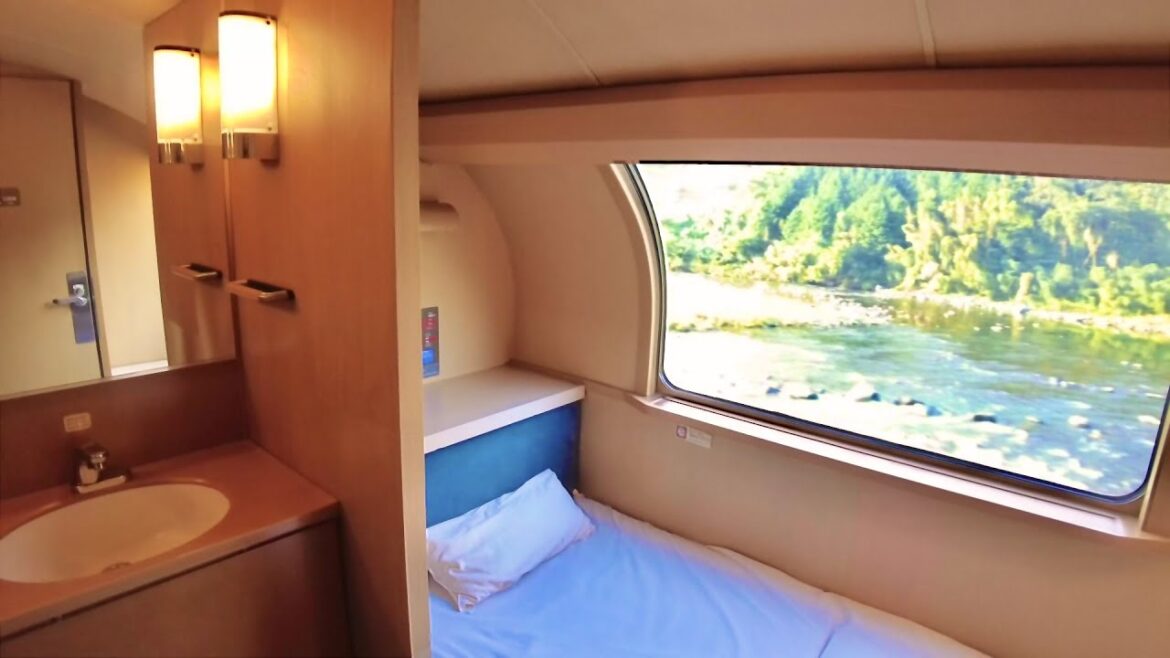 【初乗車】日本で唯一の寝台特急の最高級個室!サンライズ出雲号のシングルデラックスで12時間のひとり旅【東京から出雲市】 【初乗車】日本で唯一の寝台特急の最高級個室!サンライズ出雲号のシングルデラックスで12時間のひとり旅【東京から出雲市】