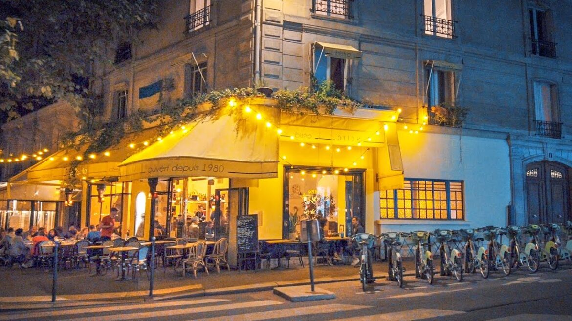 Walking Paris, France at Night - Louvre Museum to Sacré Coeur via Palais Garnier Opera House
