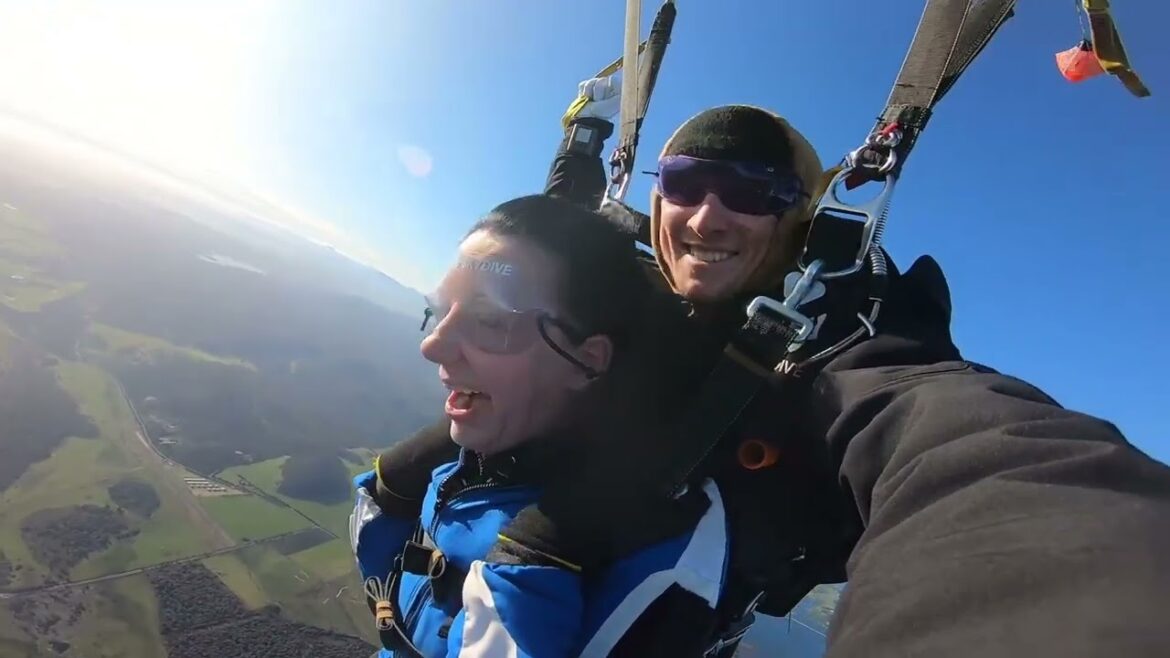 Skydiving in Tasmania (2022) Jumping over George Town Skydiving in Tasmania (2022) Jumping over George Town