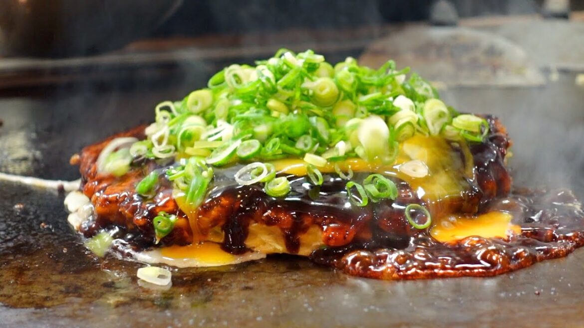 TOKYO – TOP SECRET SAUCE “OKONOMIYAKI” NEAR TOKYO STATION #JAPANTRAVELGUIDE TOKYO - TOP SECRET SAUCE "OKONOMIYAKI" NEAR TOKYO STATION #JAPANTRAVELGUIDE