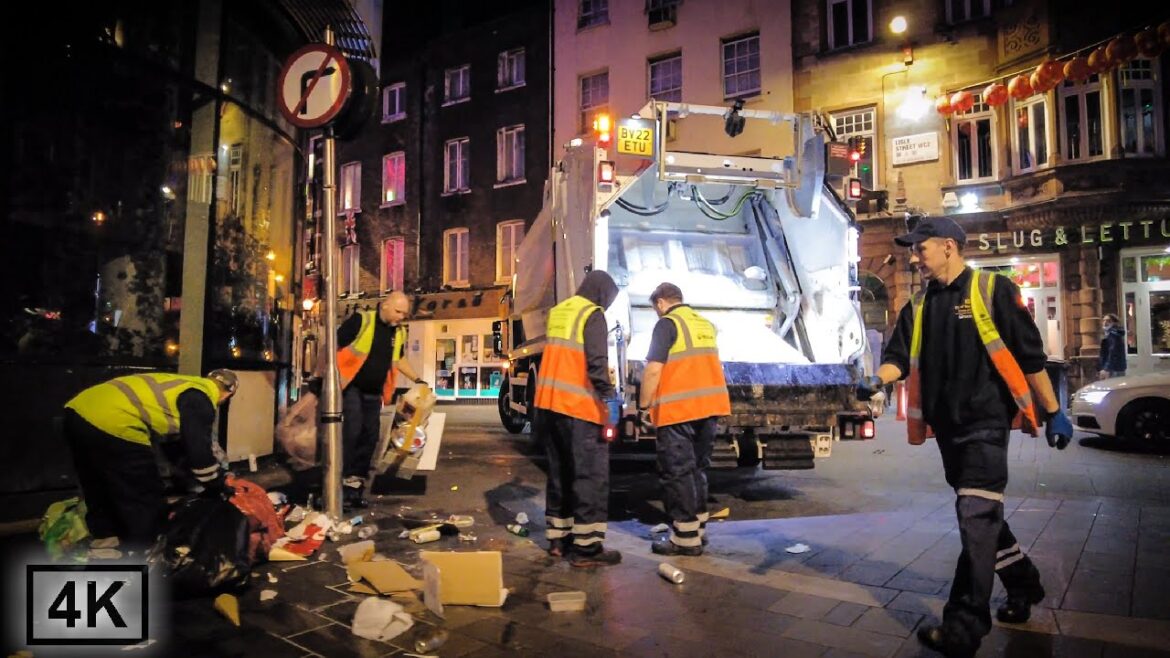 Midnight Walk in London 🌃🍹🌇Waterloo, Soho, Piccadilly Circus [4K]