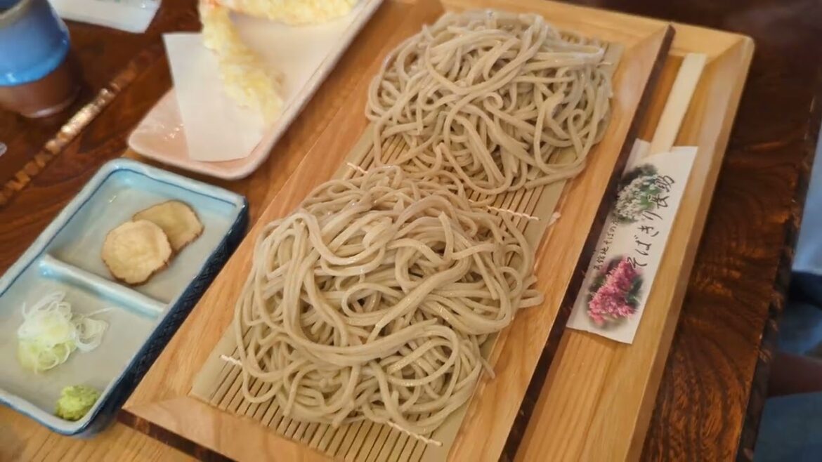 Kakunodate, Akita (秋田県角館町) - Lunch at Sobakiri Chosuke (そばきり長助)