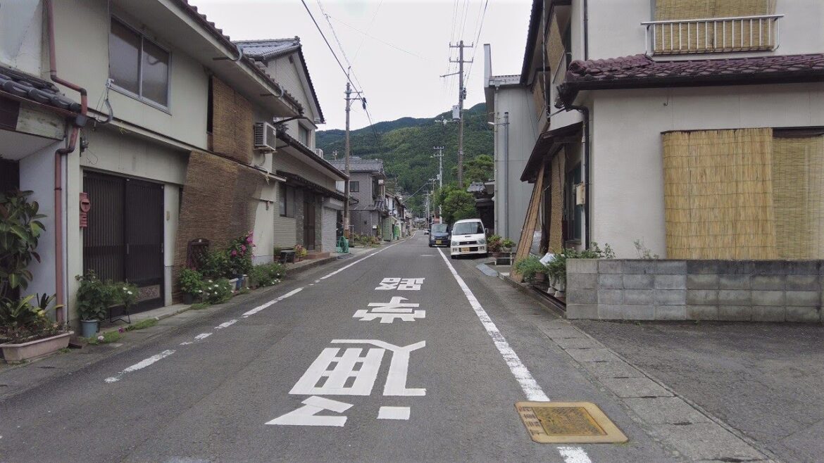 【4K】Walk in Japanese Small Town - Nakayama, Ehime