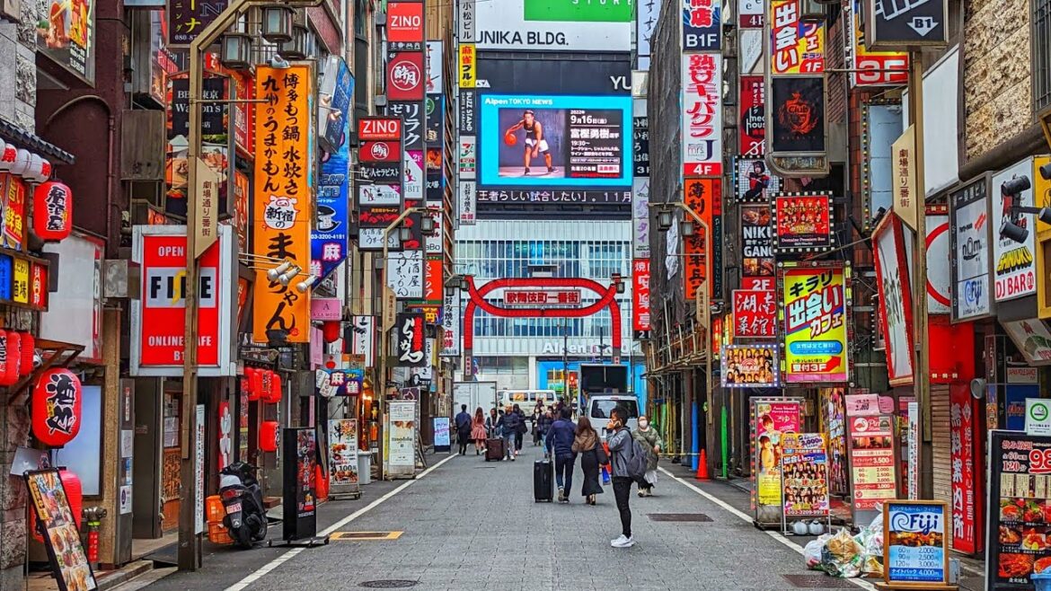 Live Tokyo Walk - Shinjuku to Koreatown Morning Walk