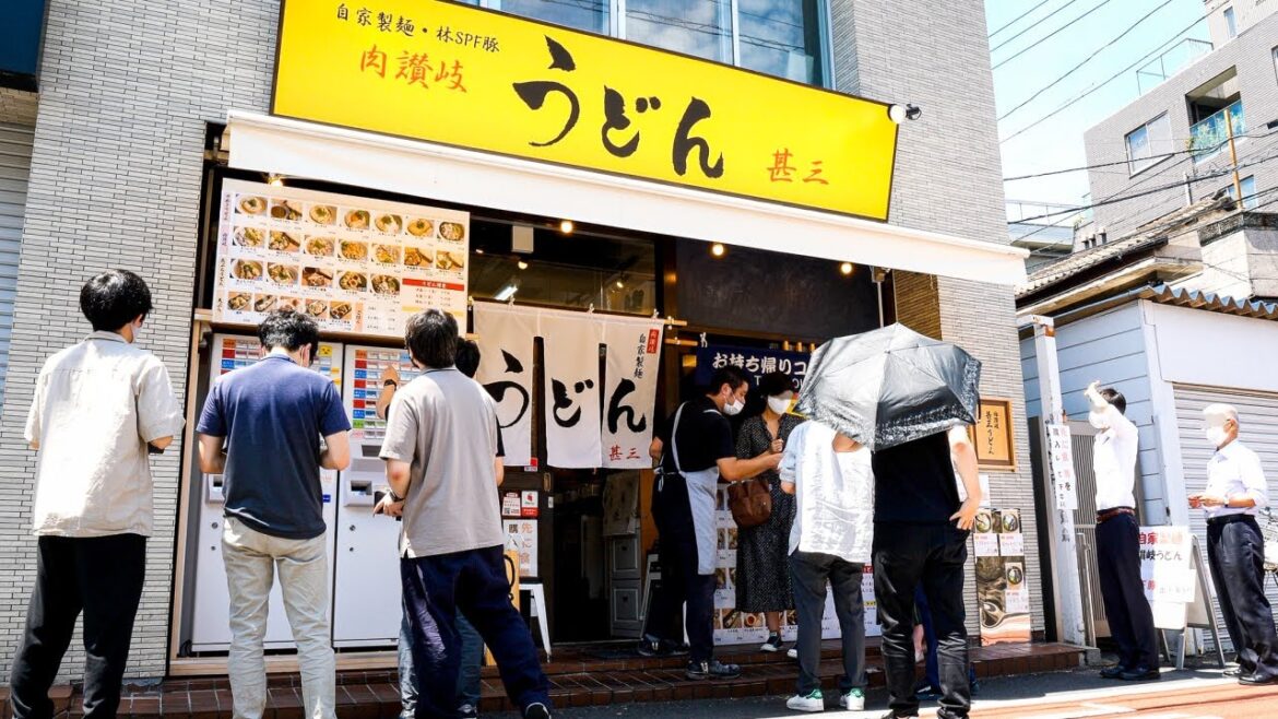 信じられない超速提供が炸裂する行列肉うどん屋の鮮やかな注文さばき：銘柄豚林SPF丨Japanese Street Food