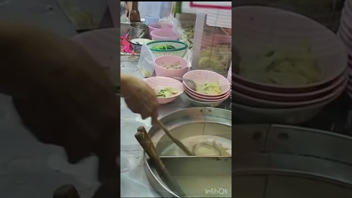 How to make Thai Noodle Soup | Street Food | Pattaya #shorts How to make Thai Noodle Soup | Street Food | Pattaya #shorts