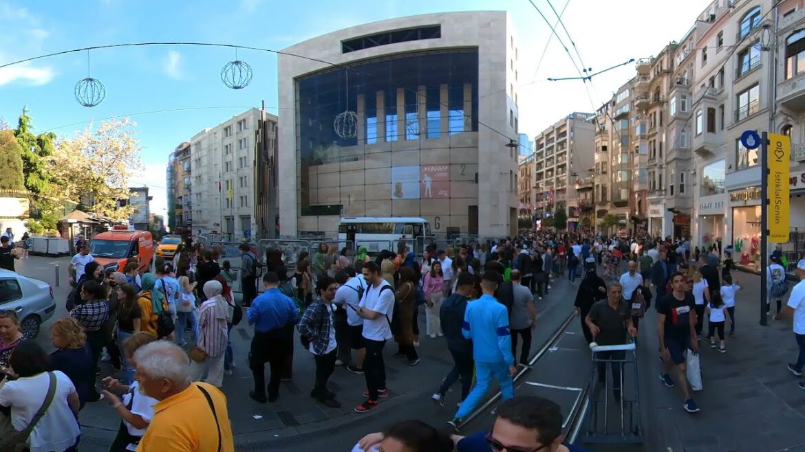 360 Degree VR Tour in Beyoğlu Istiklal Street, Istanbul.
