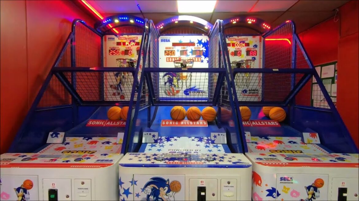 Sega Sonic Allstars Basketball Arcade Game - Shanklin, Isle Of Wight - April 2022 | kittikoko