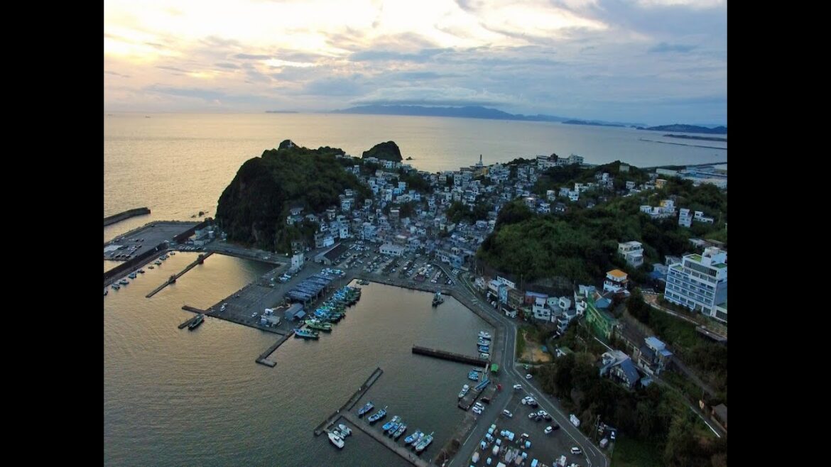 【ドローン 4K空撮】日本のアマルフィ 和歌山県 雑賀崎 空撮