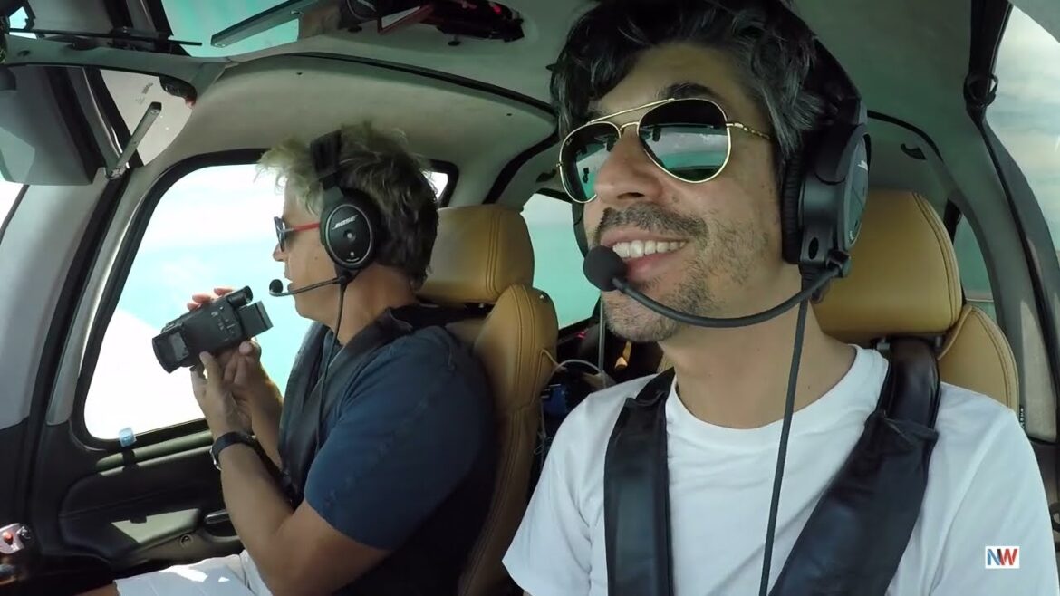 I GAVE MY AIRPLANE AND LOOK AT THE SHIPWRECK