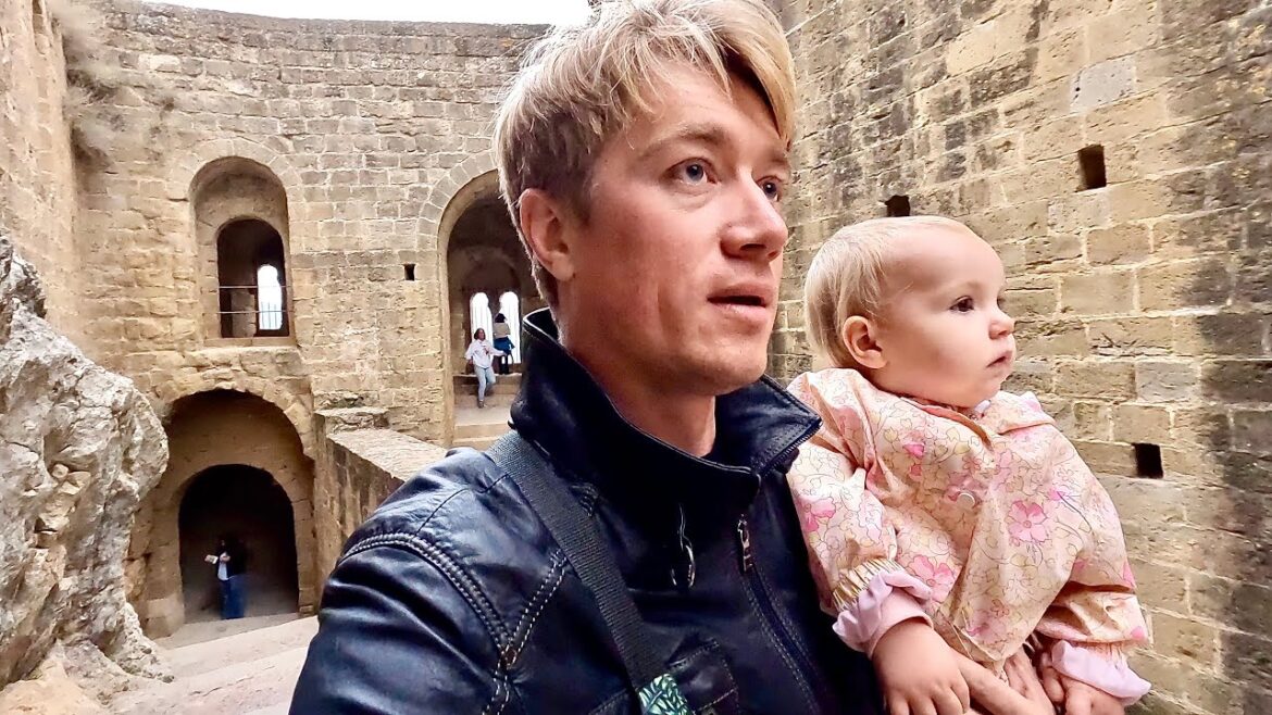 ЭТО НЕ РЕАЛЬНО КРАСИВО! Замок Лоарре на севере Испании в горах