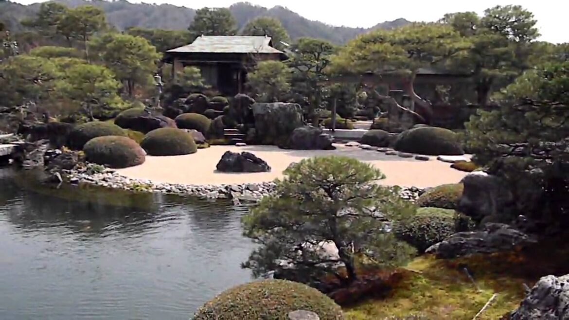 Adachi Museum of Art (足立美術館) #4 (of 6) Adachi Museum of Art (足立美術館) #4 (of 6)