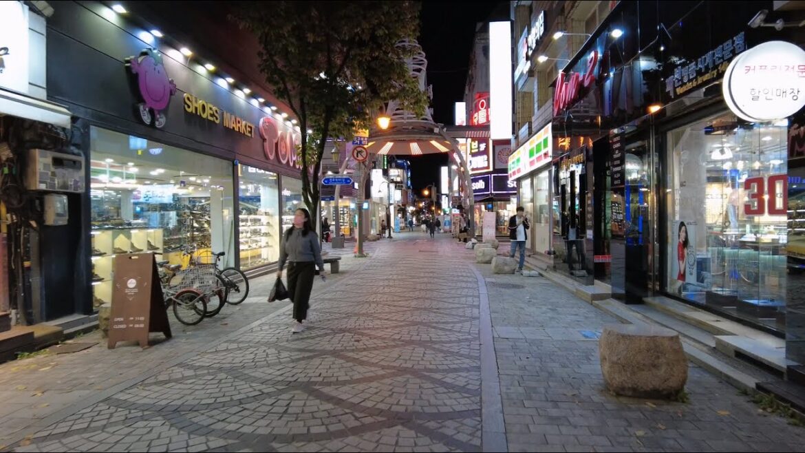 【4K】Downtown Jeonju, Korea - Walking Shopping Street