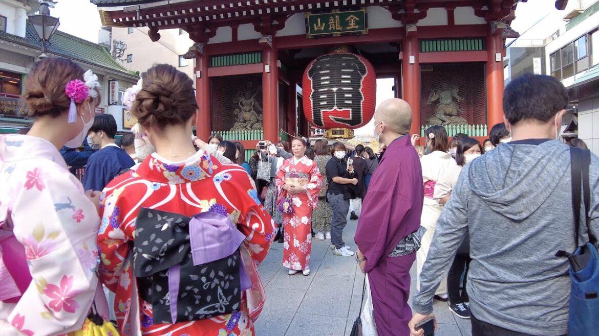 【4K】観光客が戻った大混雑の浅草浅草寺 Crowd is back in Asakusa,Tokyo【2022】