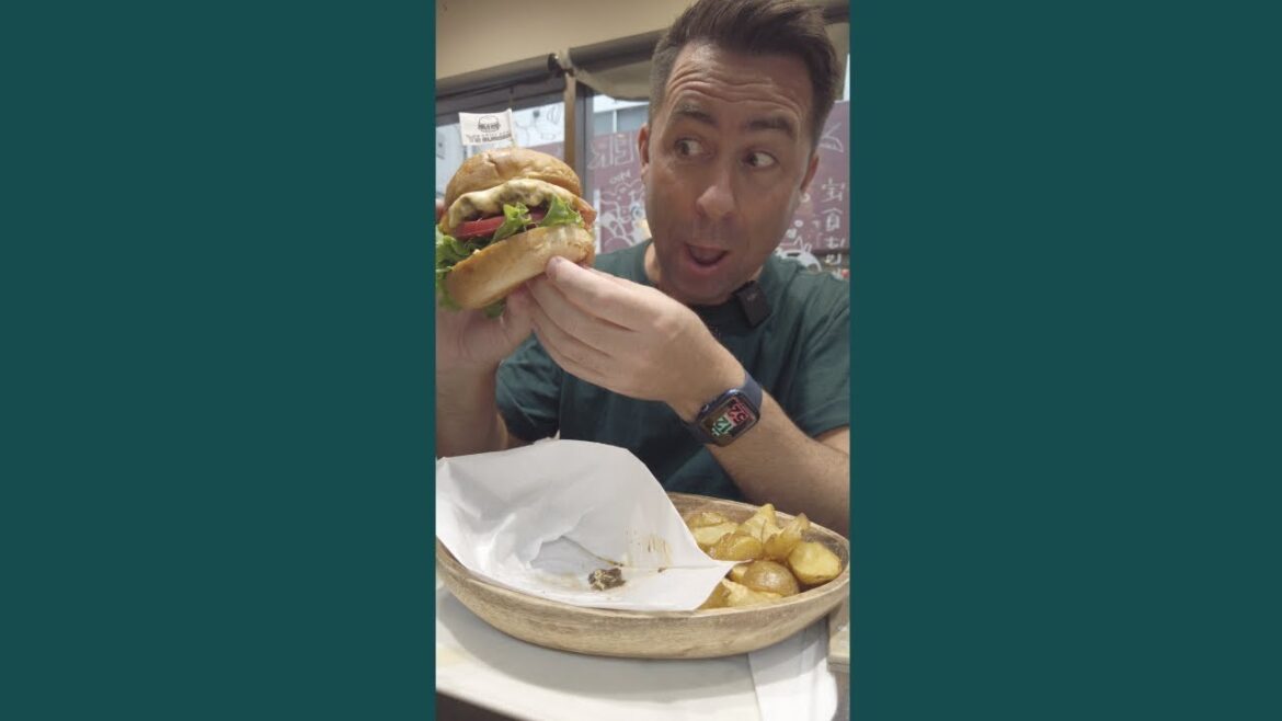 THIS IS WHY you need to try Non-Japanese food in Japan… 😱🙈 THIS IS WHY you need to try Non-Japanese food in Japan… 😱🙈