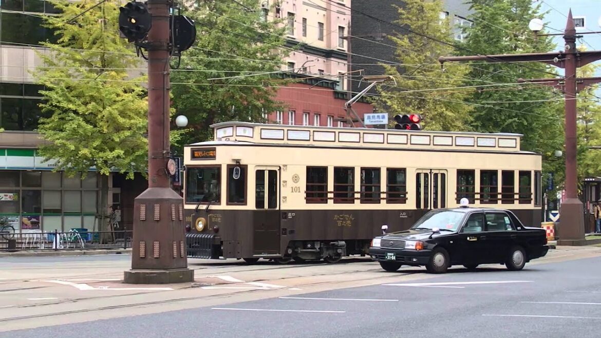 鹿児島市電100形かごでん 高見馬場電停発車 Kagoshima Old Style Tram