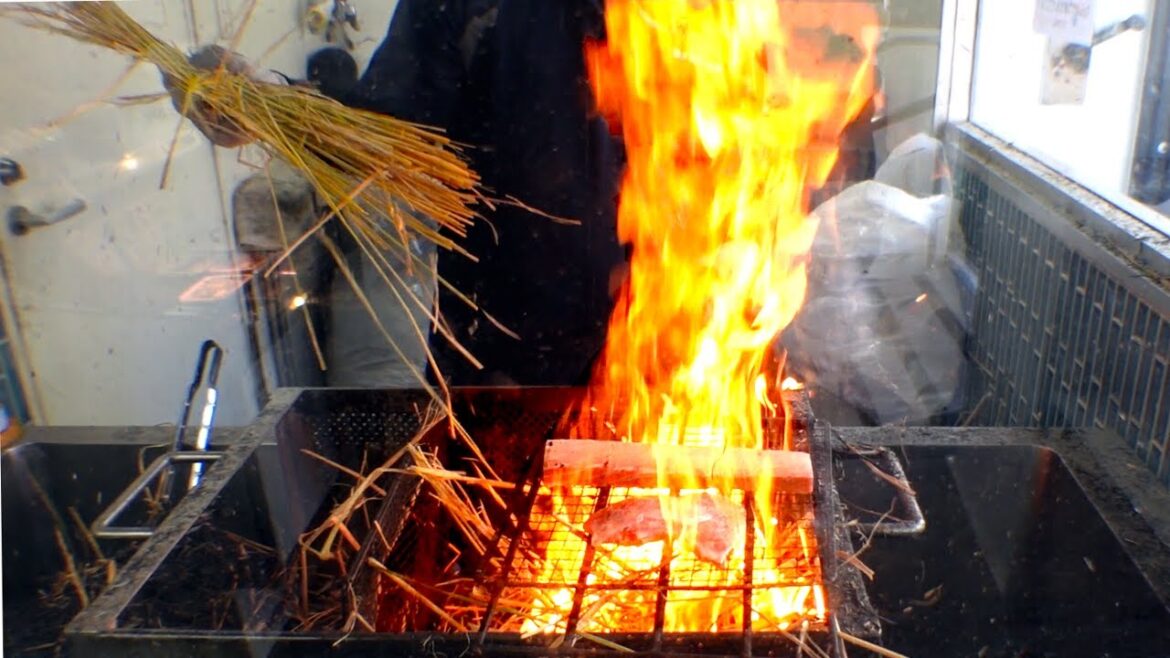 【Japanese Street Food】Strawfire light roasted Bonito Tsukiji Making Videos