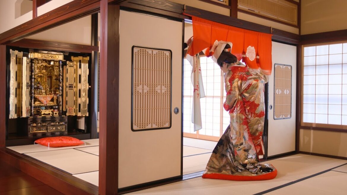 “Hanayome Noren” (Bridal Curtains) from Nanao, Ishikawa Prefecture | nippon.com “Hanayome Noren” (Bridal Curtains) from Nanao, Ishikawa Prefecture | nippon.com