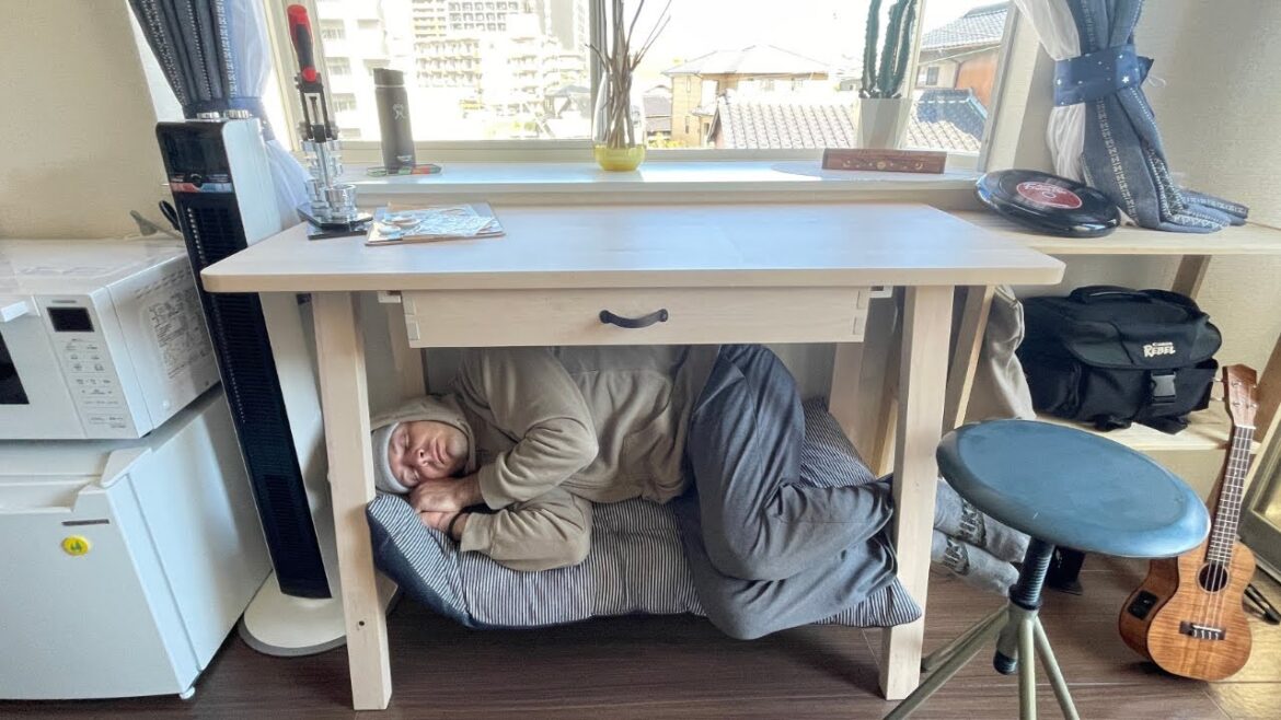 Tiny Apartment Tour in Japan...