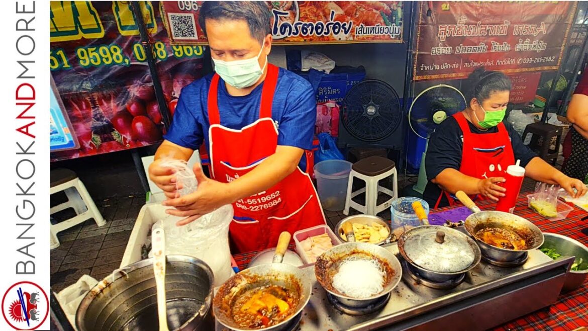 Amazing Thai STREET FOOD at Bang Sue Shopping Center