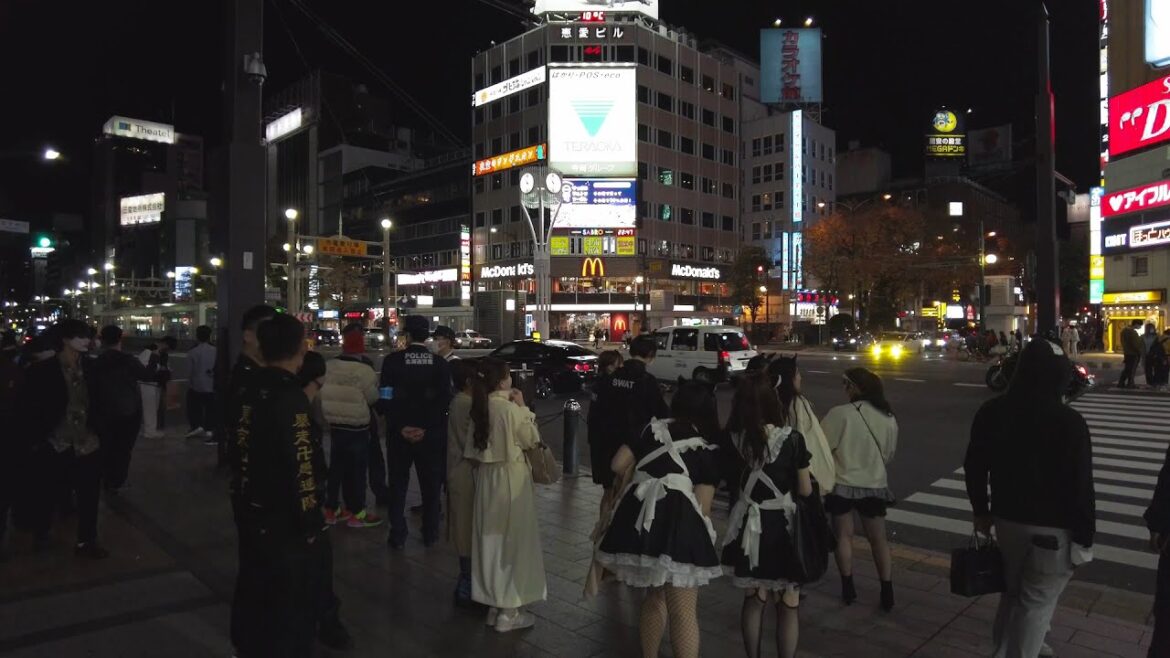 【4K】札幌 すすきの ハロウィン 2022 日本 北海道 中央区【Binaural Audio】 【4K】札幌 すすきの ハロウィン 2022 日本 北海道 中央区【Binaural Audio】