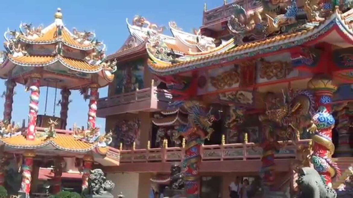 BEAUTIFUL CHINESE TEMPLE  IN BAN SAEN THAILAND.