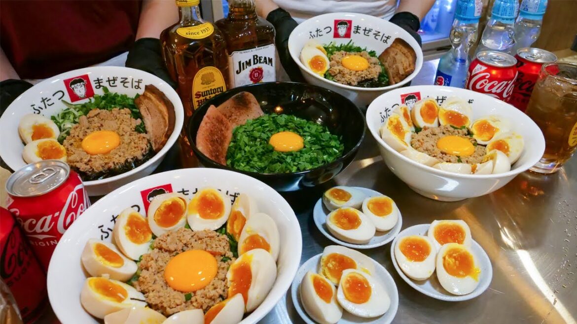 푸짐한 토핑! 꾸덕꾸덕한 소스와 쫄깃한 면발! 밥까지 비벼먹는 일본식 비빔라면 마제소바 / Japanese Ramen Mazesoba – Korean Street Food 푸짐한 토핑! 꾸덕꾸덕한 소스와 쫄깃한 면발! 밥까지 비벼먹는 일본식 비빔라면 마제소바 / Japanese Ramen Mazesoba - Korean Street Food