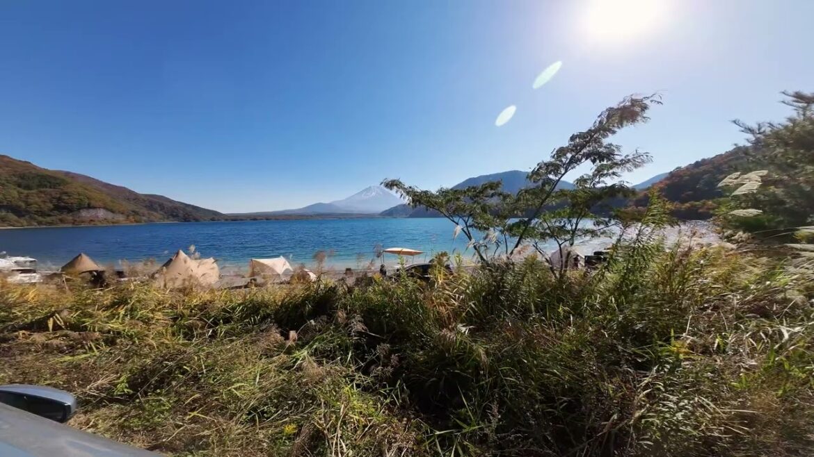Camping scene in fornt of Mt. Fuji, beside Lake Motosuko; キャンプシーン、富士山本栖湖の前