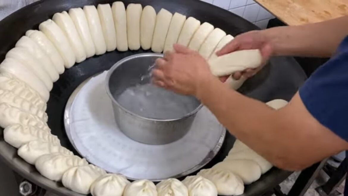 Amazing ! Steamed Bread Making Master – Taiwanese Street Food Amazing ! Steamed Bread Making Master - Taiwanese Street Food