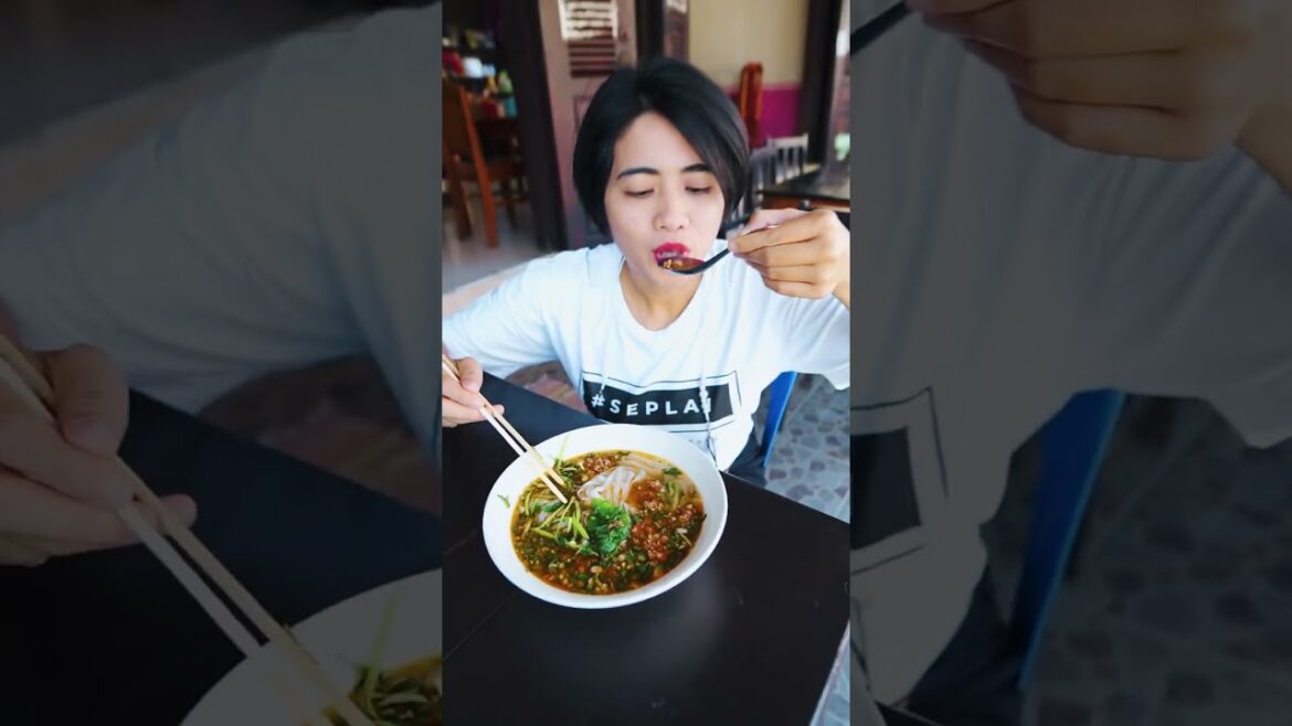 Lao Khao Soy 🍜 | Laos Street Food | Laos🇱🇦 | Luang Prabang #shorts