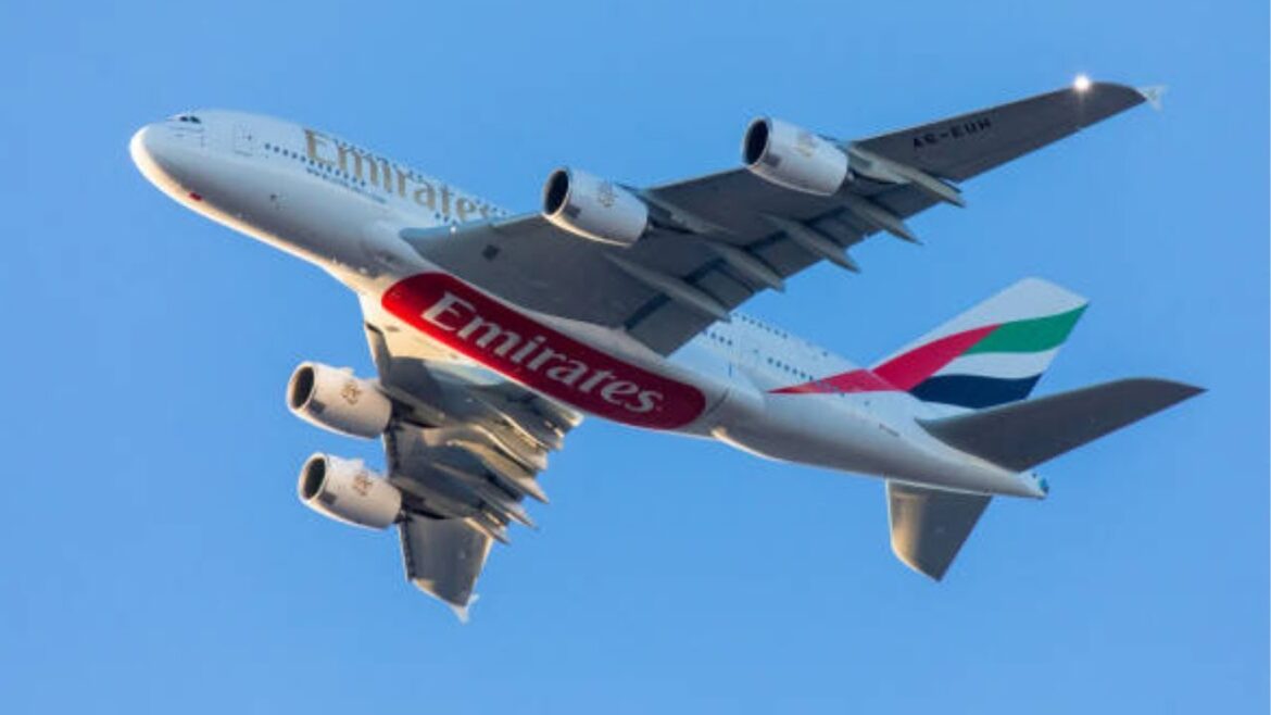 Plane Spotting at JFK Airport | Live ATC Plane Spotting at JFK Airport | Live ATC