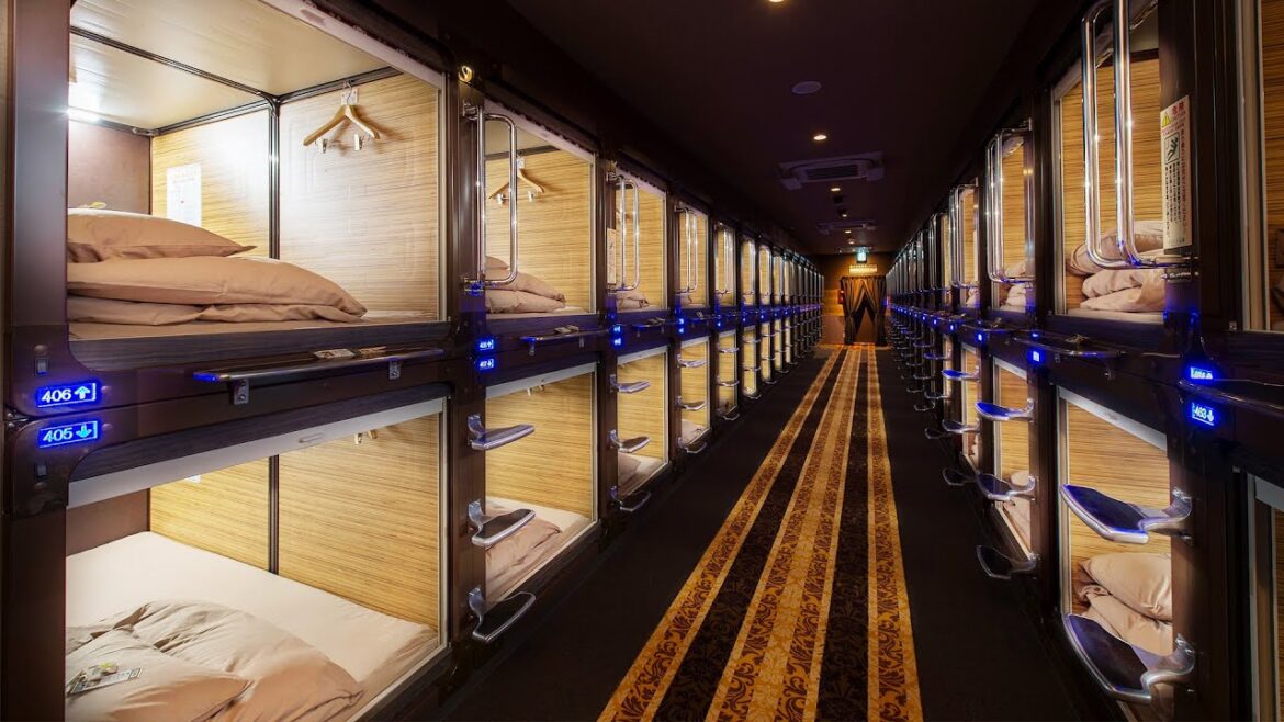 [Best in Japan🇯🇵] Amazing CAPSULE HOTEL with Too Many service🛏
