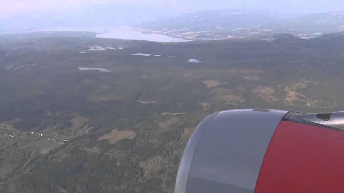 SAS A330-300 OY-KBN approaching Oslo Gardermoen, May 10, 2011.MOV SAS A330-300 OY-KBN approaching Oslo Gardermoen, May 10, 2011.MOV