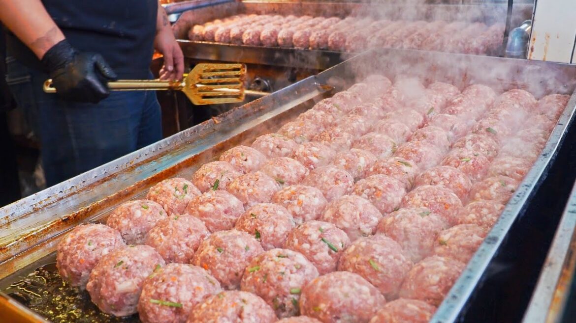 Tasty!Popular Hamburger Steak in Local Market/ 爆汁Juicy!市場人氣漢堡肉排, 日賣2000顆 Tasty!Popular Hamburger Steak in Local Market/ 爆汁Juicy!市場人氣漢堡肉排, 日賣2000顆
