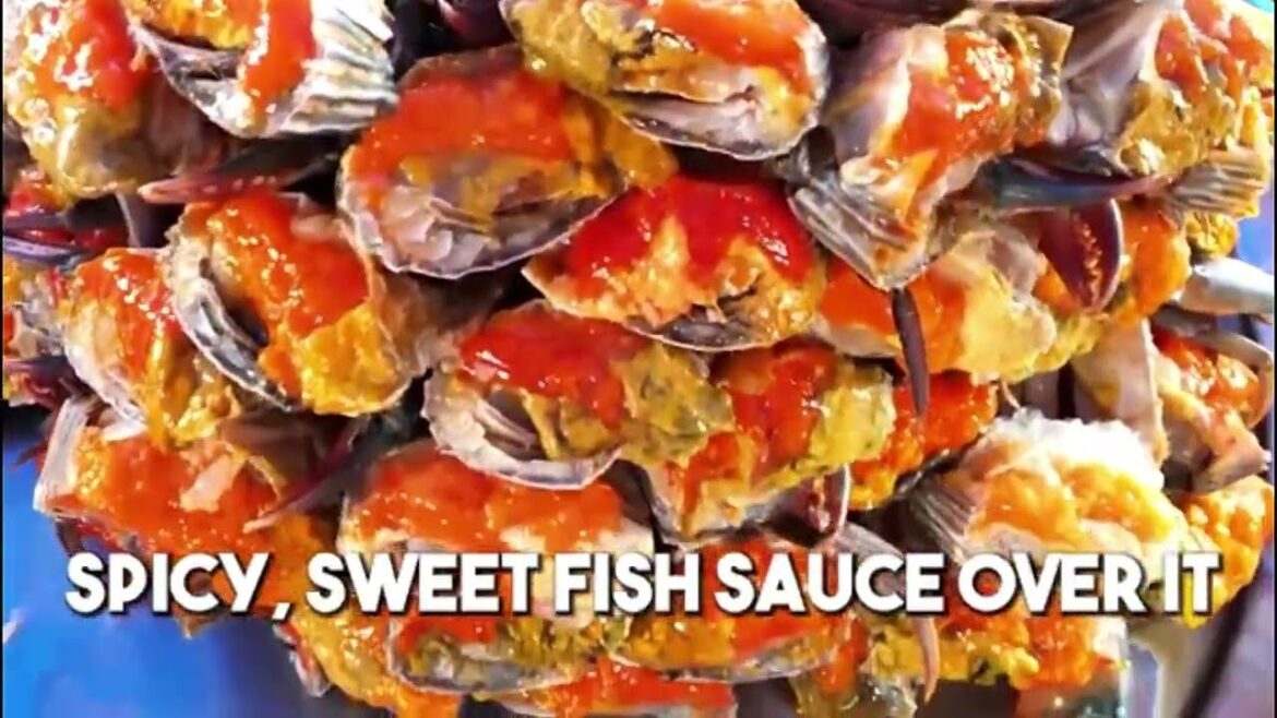 Most insane raw crab street food in Thailand, the way she makes it is amazing Most insane raw crab street food in Thailand, the way she makes it is amazing