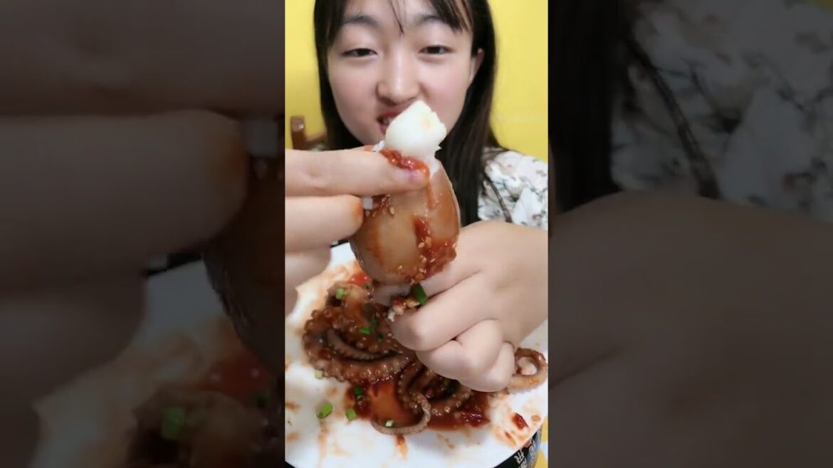 Ah na smile – ASMR eating seafood with talking Ah na smile - ASMR eating seafood with talking