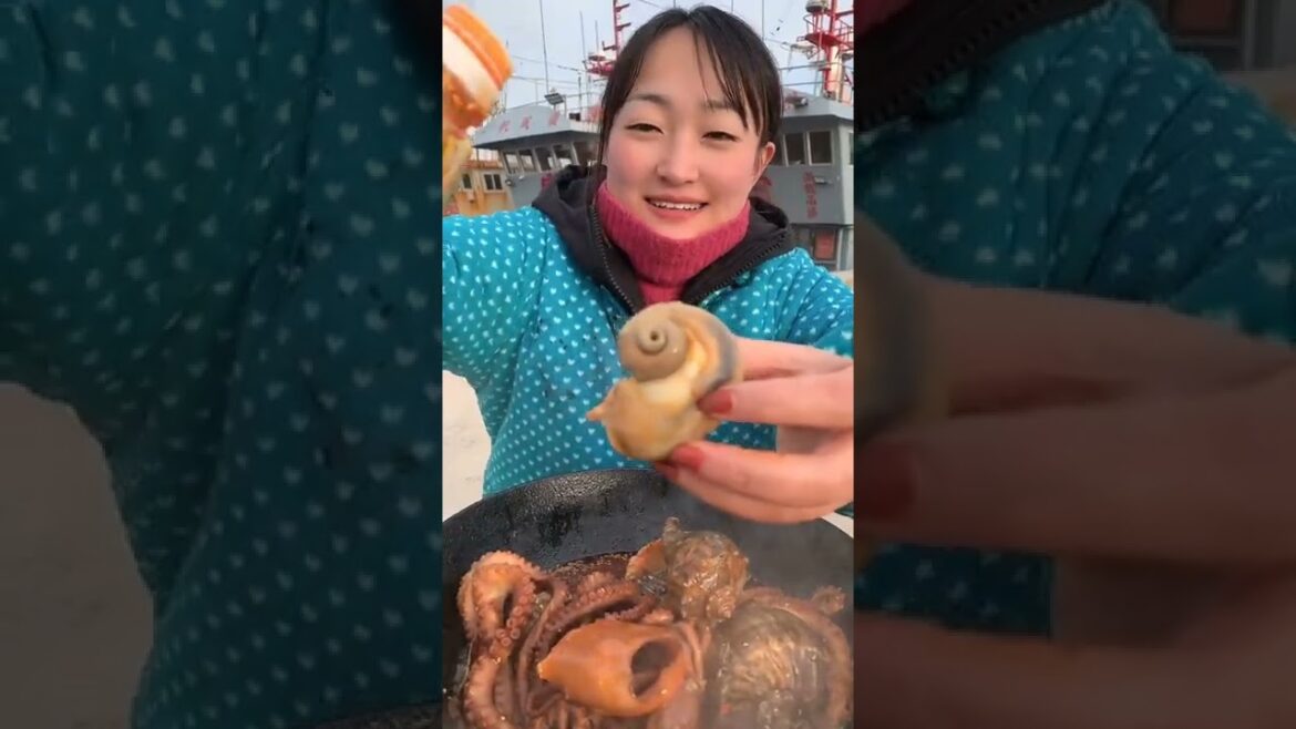 Ah na smile - ASMR eating seafood with talking